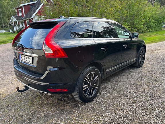 Volvo XC60 5 of 17