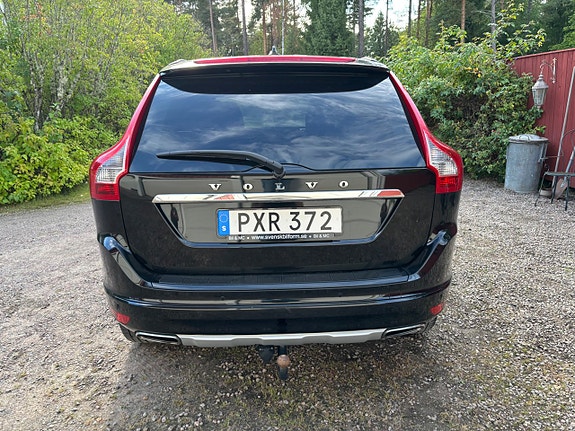 Volvo XC60 4 of 17