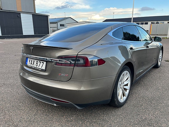 Tesla Model S 5 of 12