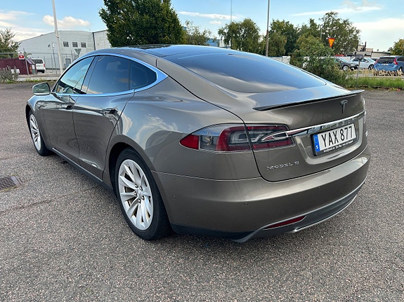 Tesla Model S 3 of 12