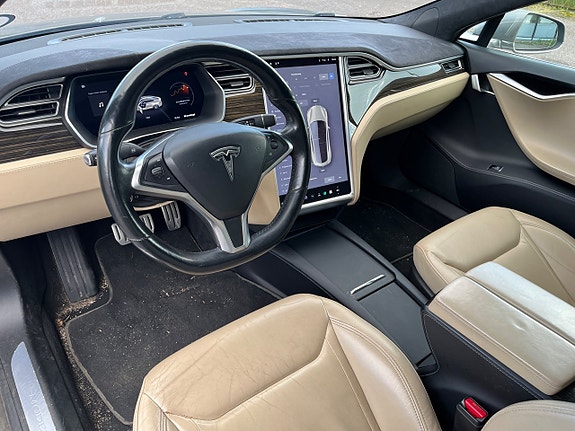 Tesla Model S 10 of 12