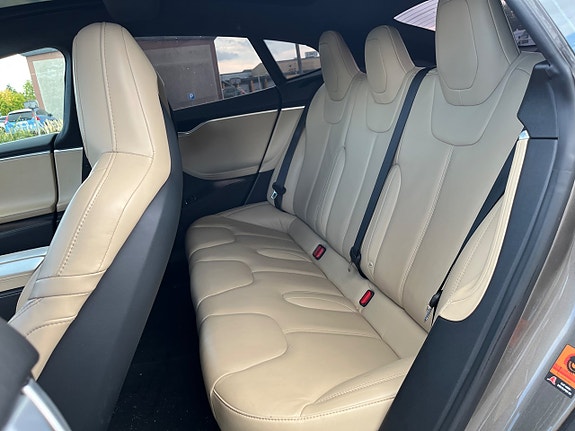 Tesla Model S 11 of 12