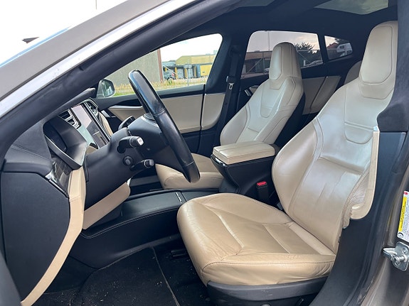 Tesla Model S 9 of 12