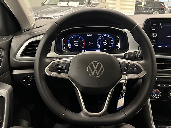 Volkswagen T-Roc 10 of 18