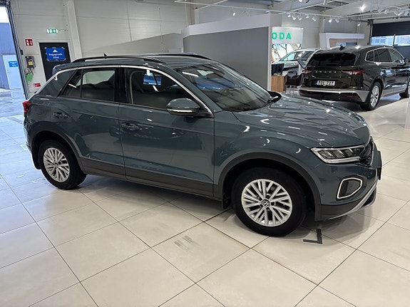 Volkswagen T-Roc 3 of 18