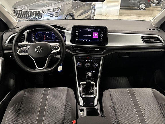 Volkswagen T-Roc 7 of 18