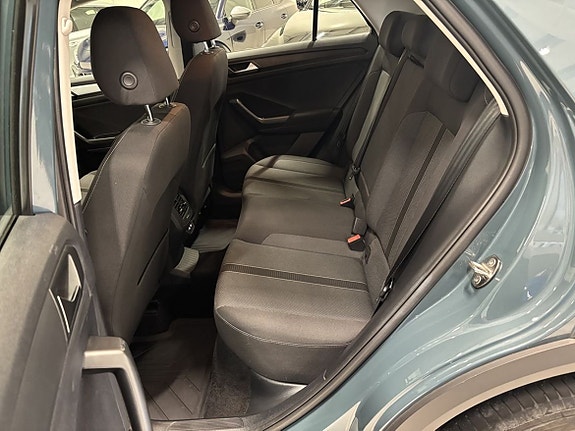 Volkswagen T-Roc 5 of 18