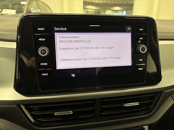 Volkswagen T-Roc 16 of 18