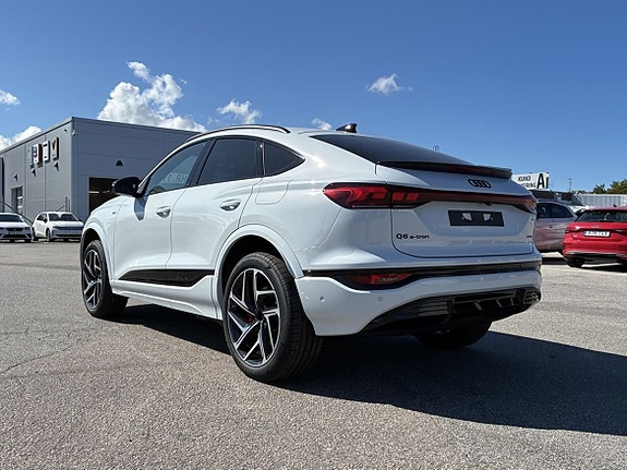 Audi Q6 e-tron 3 of 14