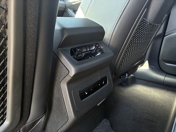 Audi Q6 e-tron 7 of 14