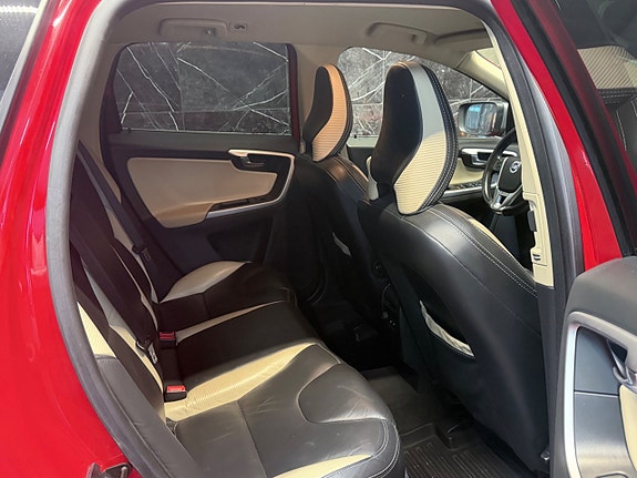 Volvo XC60 14 of 22