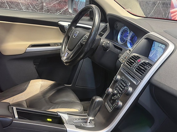 Volvo XC60 15 of 22