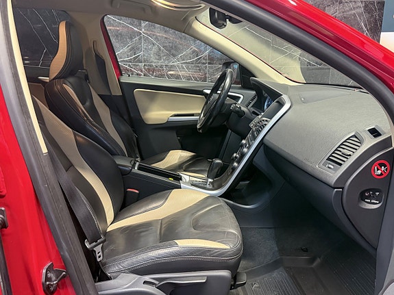 Volvo XC60 13 of 22