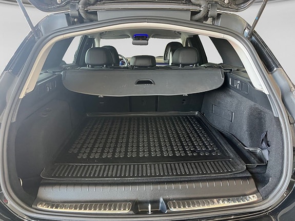 Mercedes-Benz C300 5 of 13