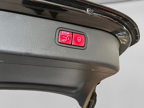 Mercedes-Benz C300 6 of 13