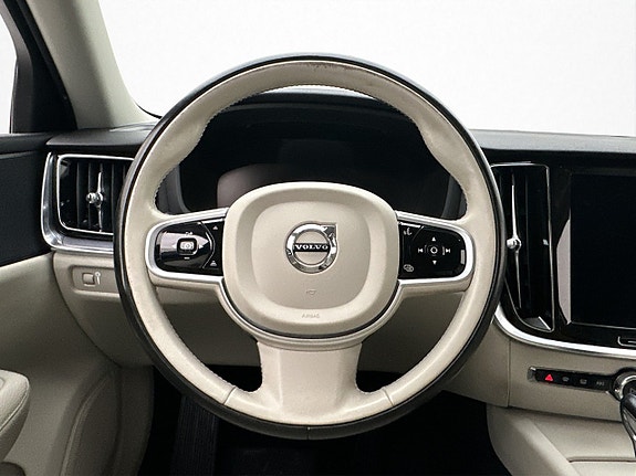 Volvo V60 11 of 30