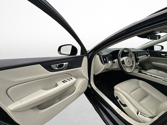 Volvo V60 9 of 30