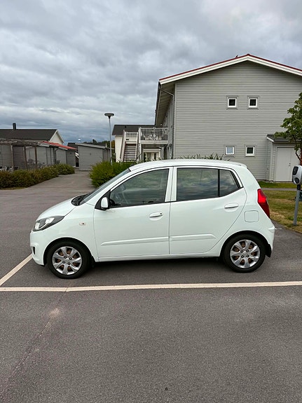 Hyundai i10 3 of 22