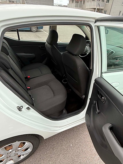 Hyundai i10 15 of 22