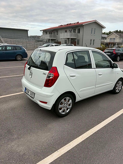 Hyundai i10 9 of 22