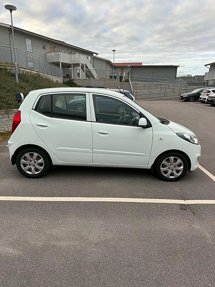 Hyundai i10 8 of 22