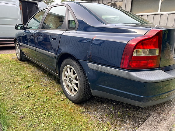 Volvo S80 3 of 4