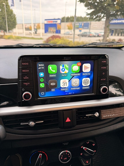Kia Picanto 2 of 7
