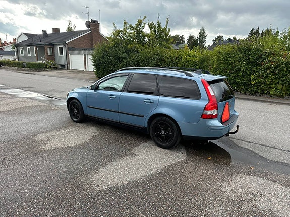 Volvo V50 2 of 12