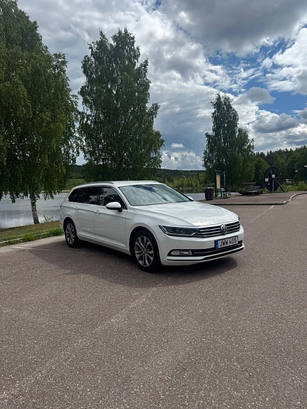 Volkswagen Passat 4 of 8