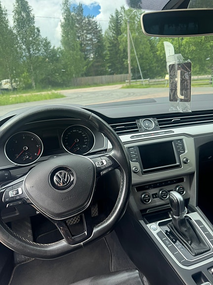 Volkswagen Passat 7 of 8