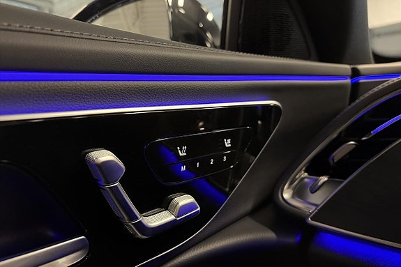 Mercedes-Benz E300 e 13 of 26