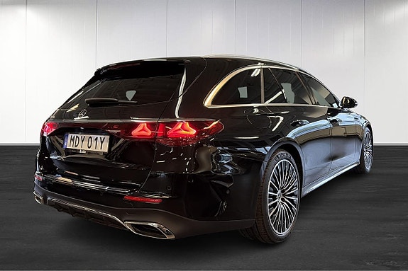 Mercedes-Benz E300 e 7 of 26