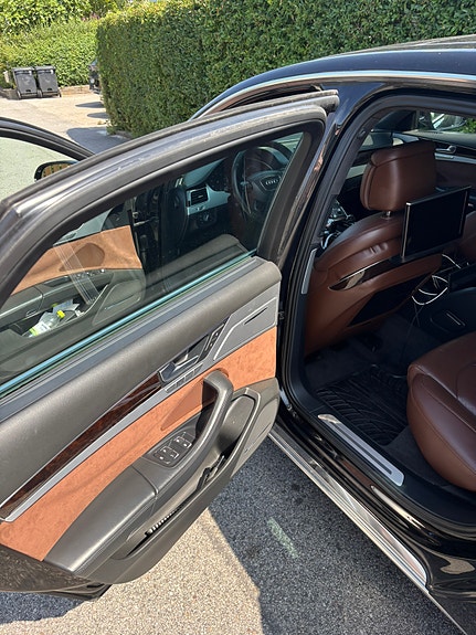 Audi A8 5 of 7
