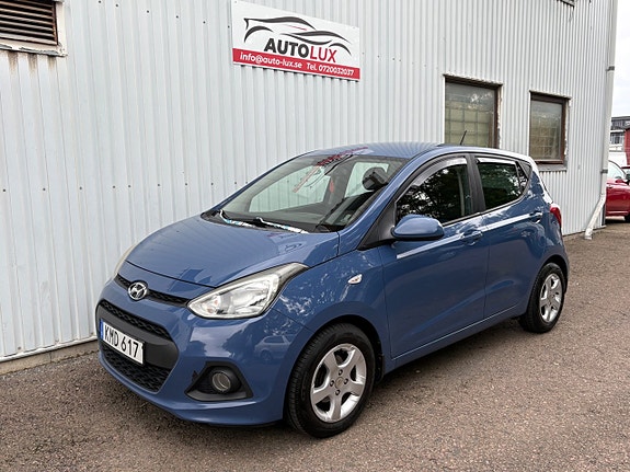 Hyundai i10 2 of 15