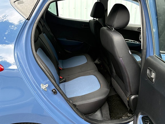 Hyundai i10 11 of 15