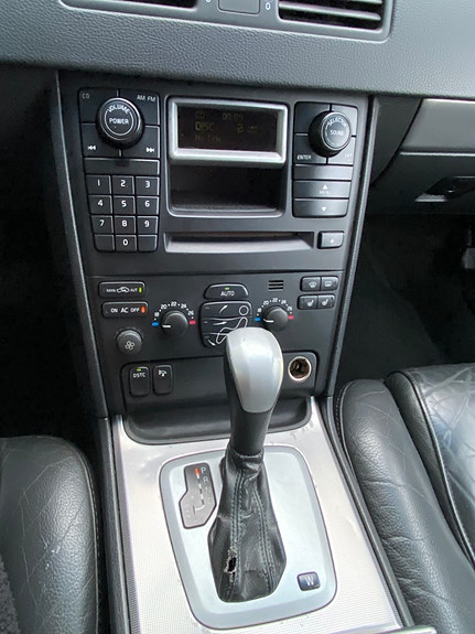 Volvo XC90 3 of 11