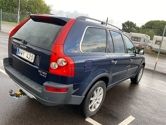 Volvo XC90 7 of 11