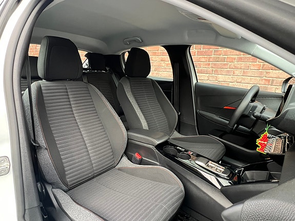Peugeot e-208 14 of 19