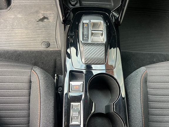 Peugeot e-208 12 of 19