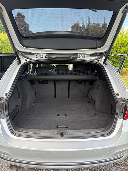 BMW 320d 4 of 7