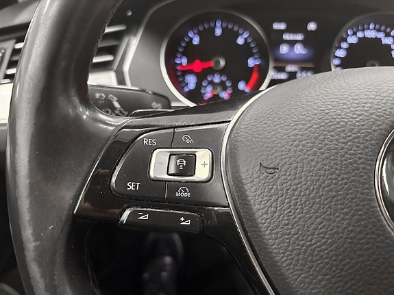 Volkswagen Passat 11 of 11