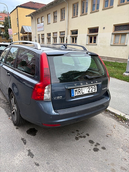 Volvo V50 3 of 4