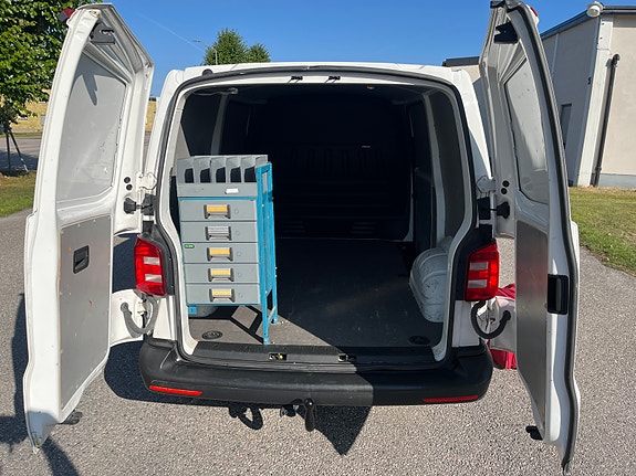 Volkswagen Transporter 6 of 7