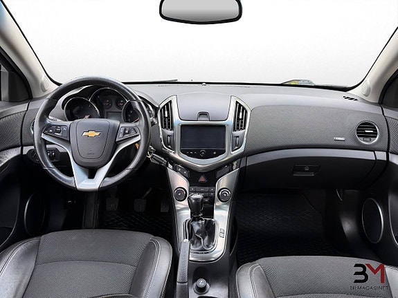 Chevrolet Cruze 13 of 19