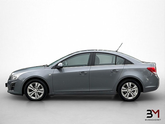 Chevrolet Cruze 3 of 19
