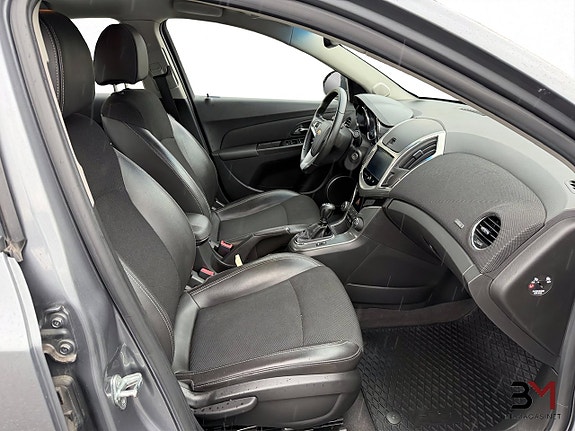 Chevrolet Cruze 10 of 19