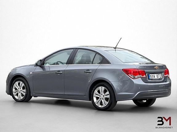 Chevrolet Cruze 4 of 19