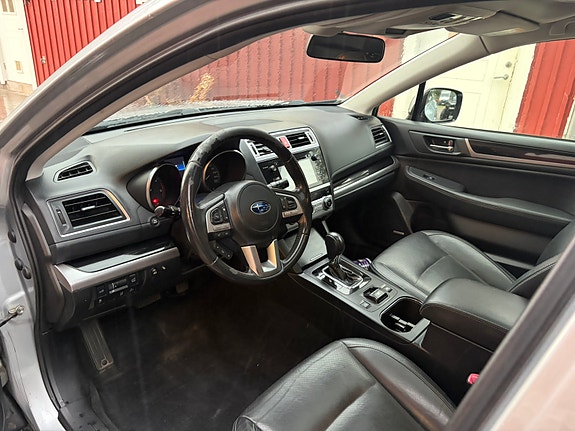 Subaru Outback 3 of 5