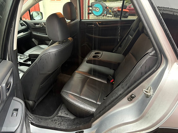 Subaru Outback 4 of 5