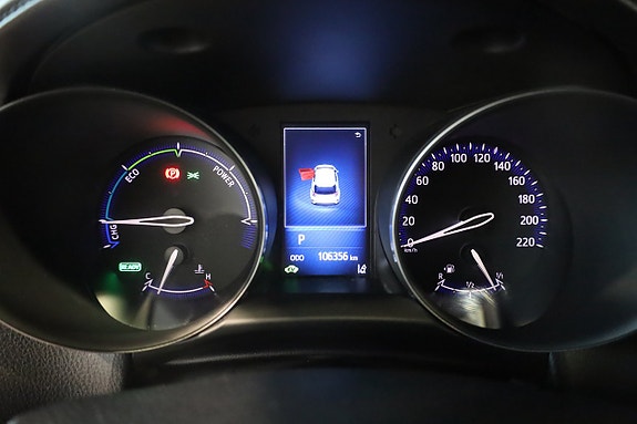 Toyota C-HR 23 of 28